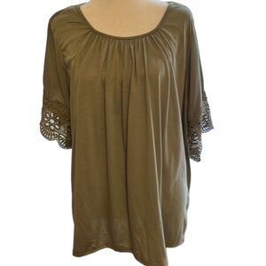 New York Laundry Women’s sage green tunic blouse 1 XL blouse flowy